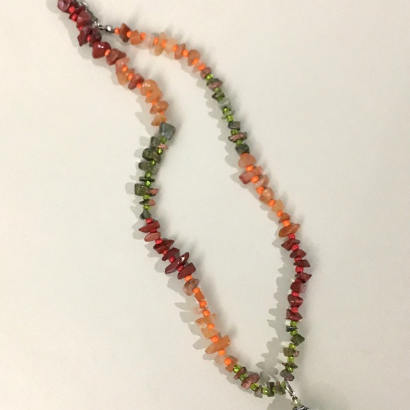 Multi Gemstone necklace with Green pendant - Picture 6 of 9